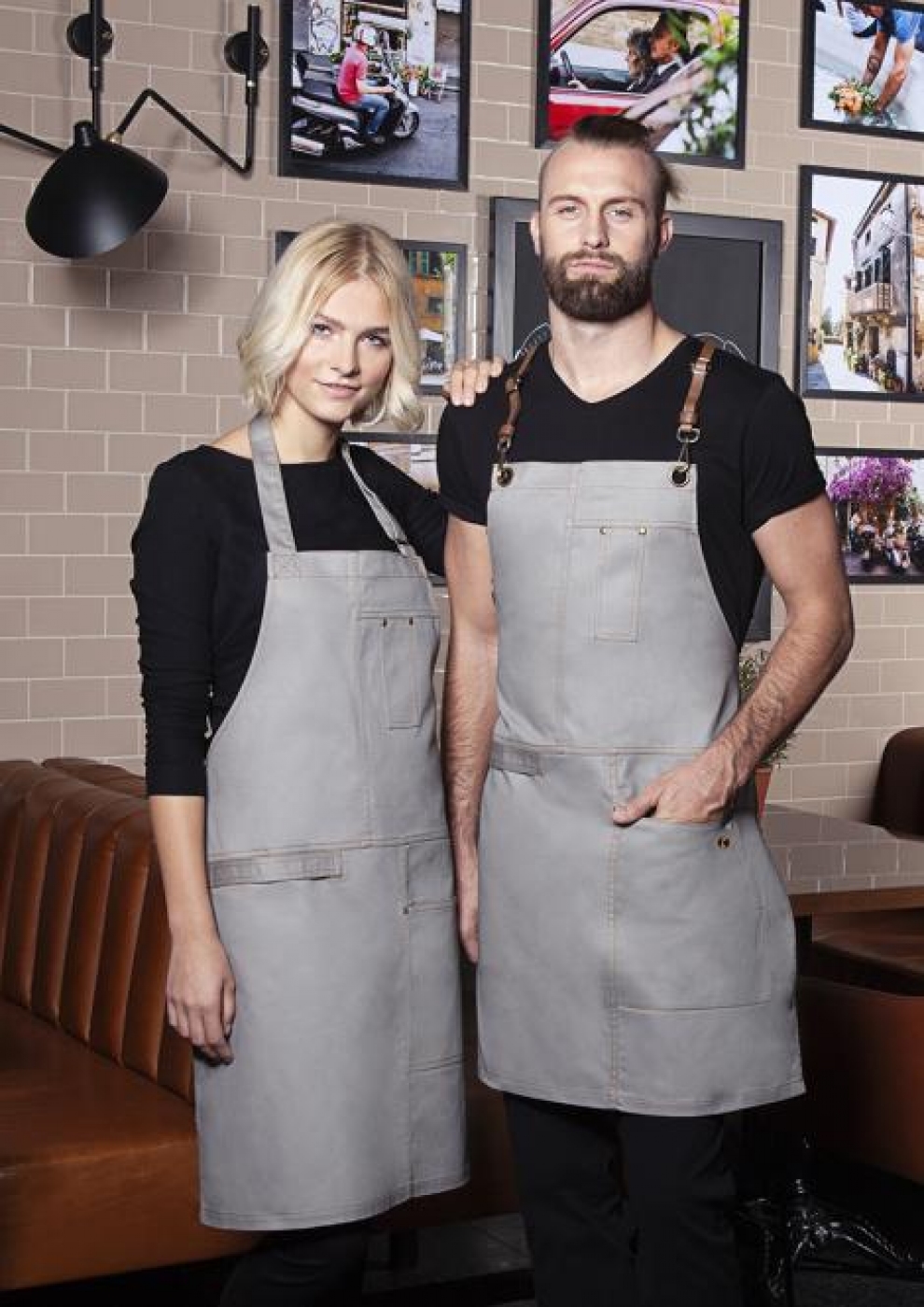 SorturiPersonalizate.ro - Sort ospatar, model bistro, cu pieptar si barete piele in X