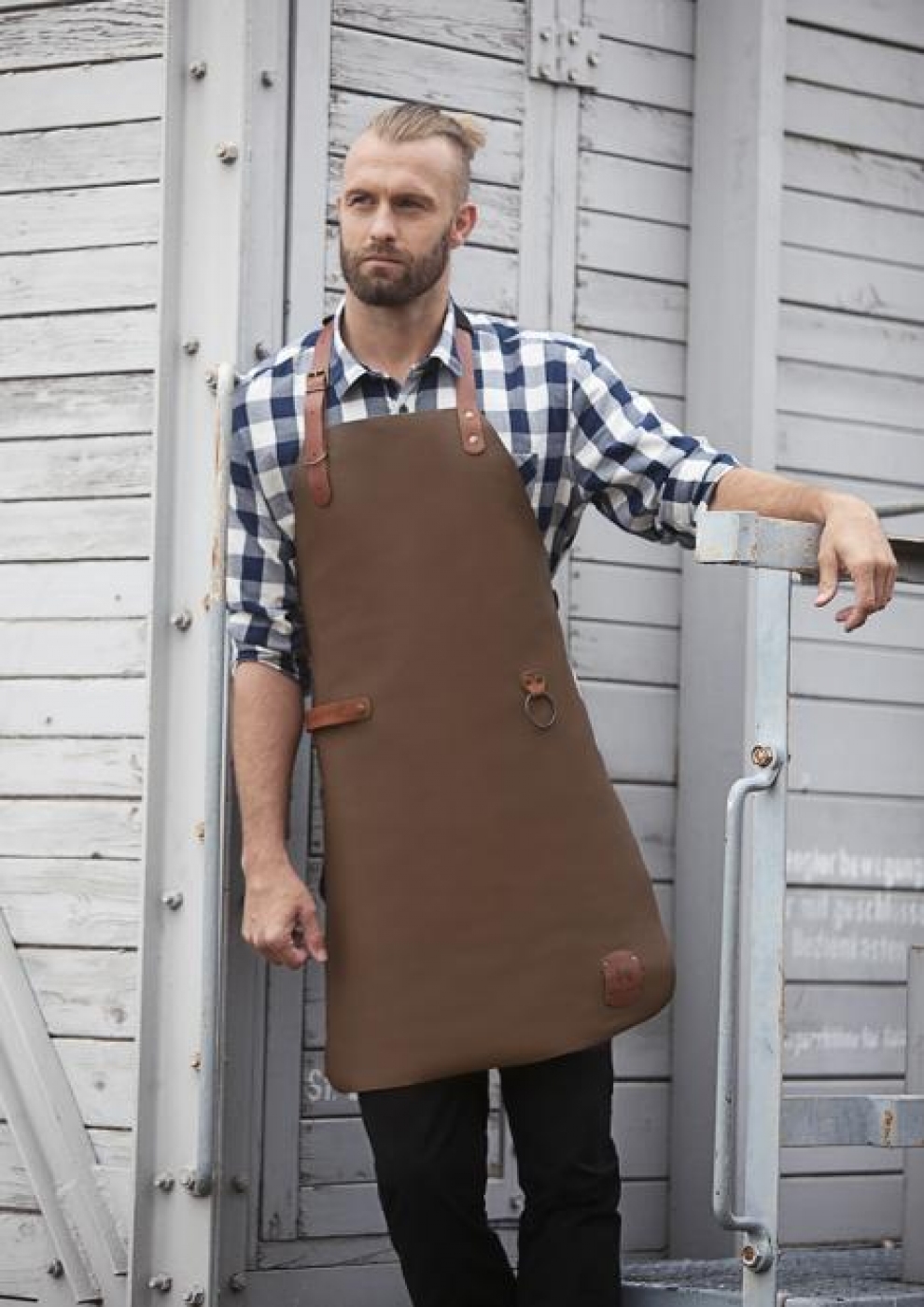 SorturiPersonalizate.ro - Sort piele cu pieptar pentru macelar sau restaurant Steak House 